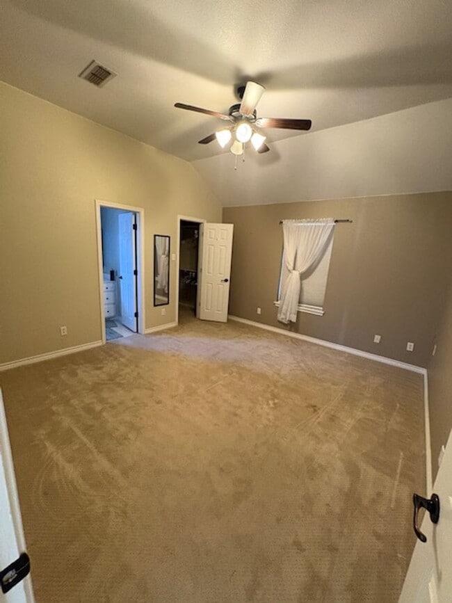 Building Photo - 4001 Sera Dr