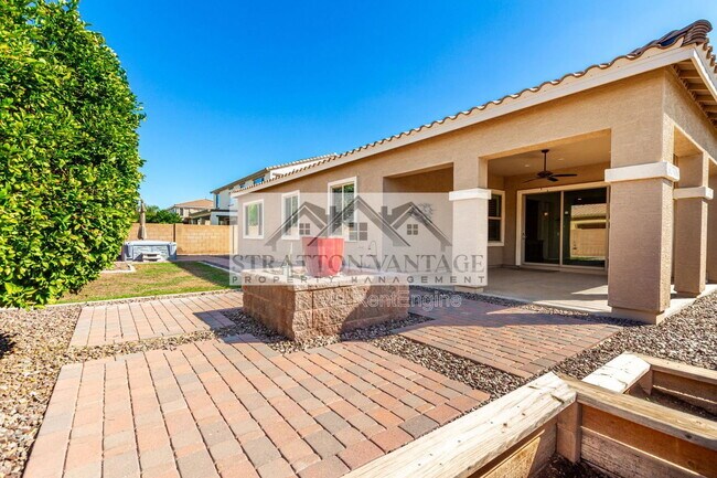 Building Photo - 21004 E Sunset Dr