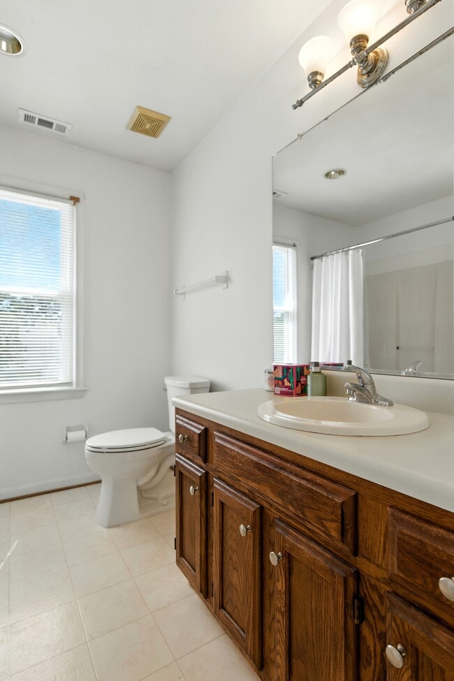 Building Photo - 3077 Silver Maple Dr