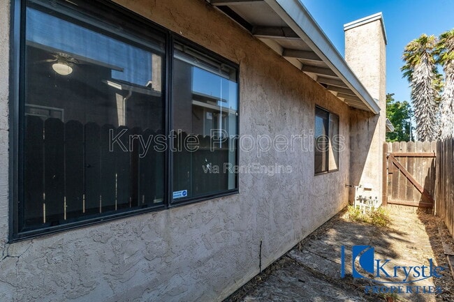 Building Photo - 1366 Matthew Dr