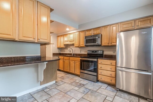 Building Photo - 6414 Old Scotts Ct