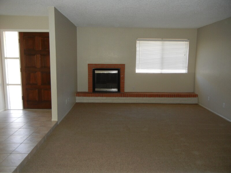 Building Photo - 5180 N Kolb Rd