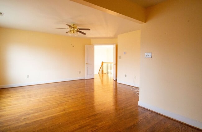 Building Photo - Elegant 4Bd/4Bth Brick Colonial