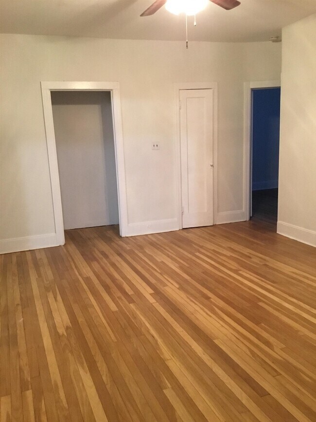 Building Photo - 1407 70th St