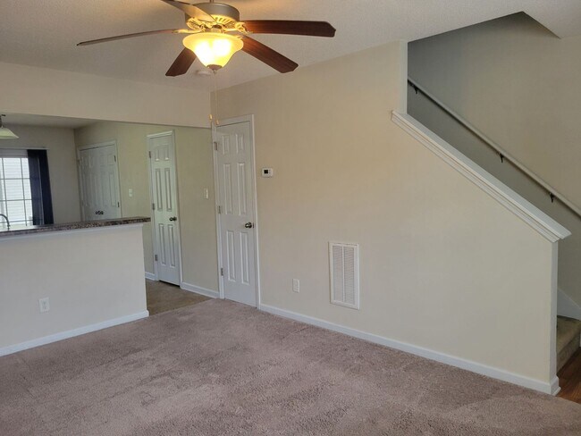 Building Photo - 1002 Ornate Dr
