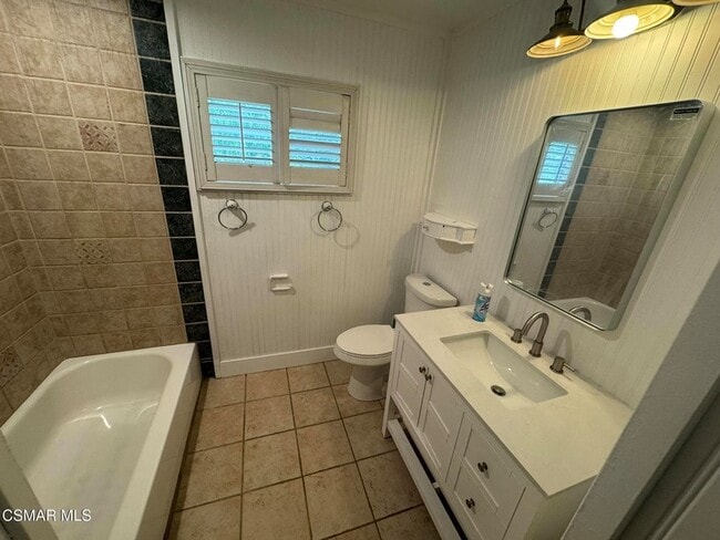 Building Photo - 22359 Lanark St