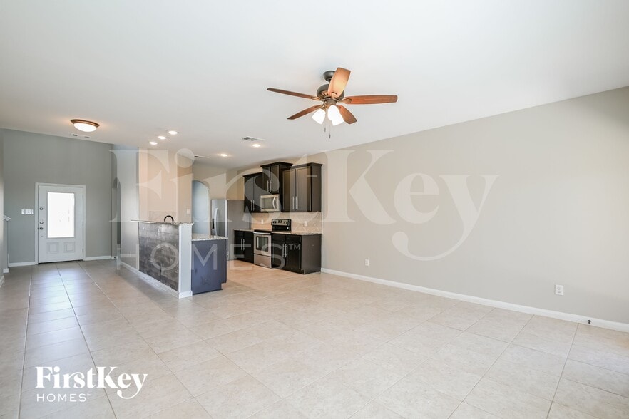 Building Photo - 710 Shady Meadow Ln