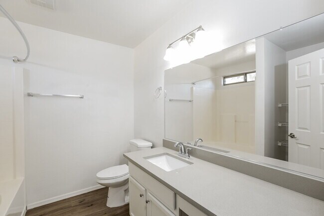 Building Photo - 4314 N 124th Ave