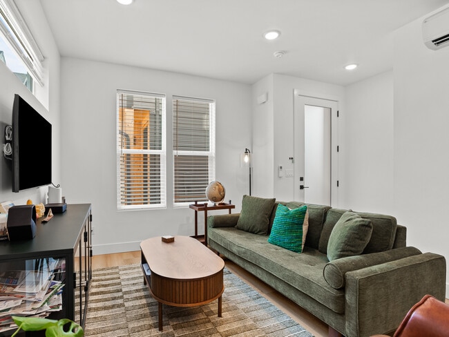 Building Photo - 5271 N Oberlin St