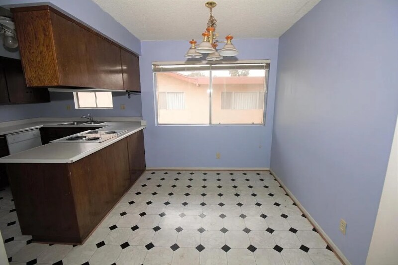 Building Photo - 409 Ellwood Beach Dr