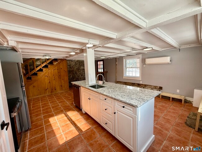 Building Photo - 7 Washington Rd