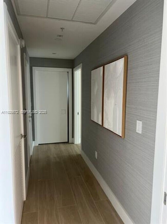 Building Photo - 31 SE 5th St