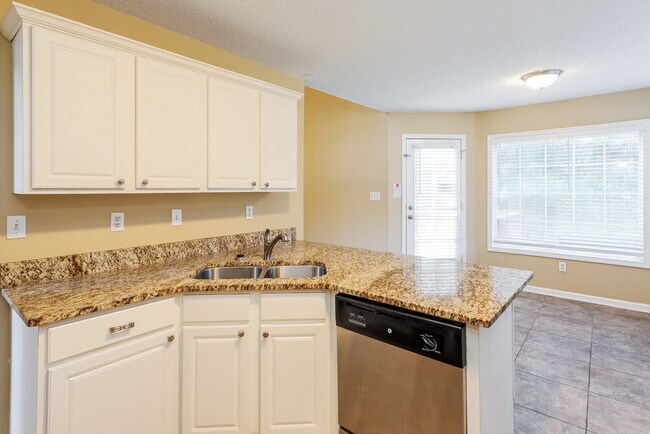 Building Photo - 198 Sawgrass Way