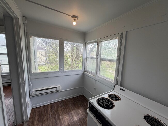 Building Photo - 1218-2S Walnut-