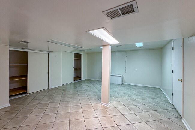 Building Photo - 9107 Samoset Trail