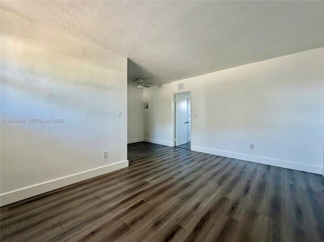 Building Photo - 3100 NW 135th St