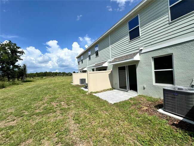 Building Photo - 3031 Jessamine Dr
