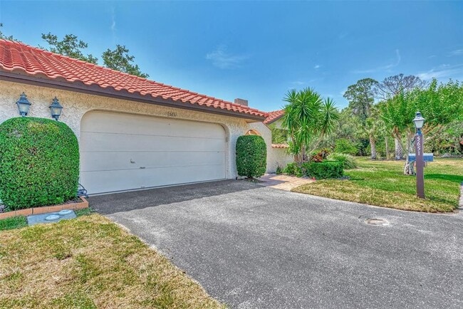 Building Photo - 5651 Golf Pointe Dr