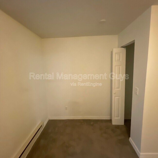 Building Photo - 2021 3rd Ave S