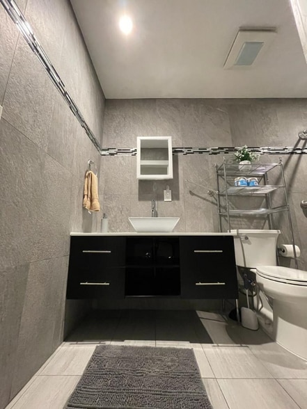 Building Photo - 24201 Highlander Rd