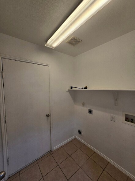 Building Photo - 12600 Pricklybranch Dr