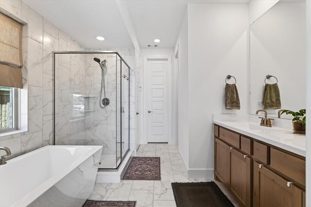 Building Photo - 1908 Elm Pl