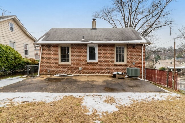 Building Photo - Brookland Corner Lot