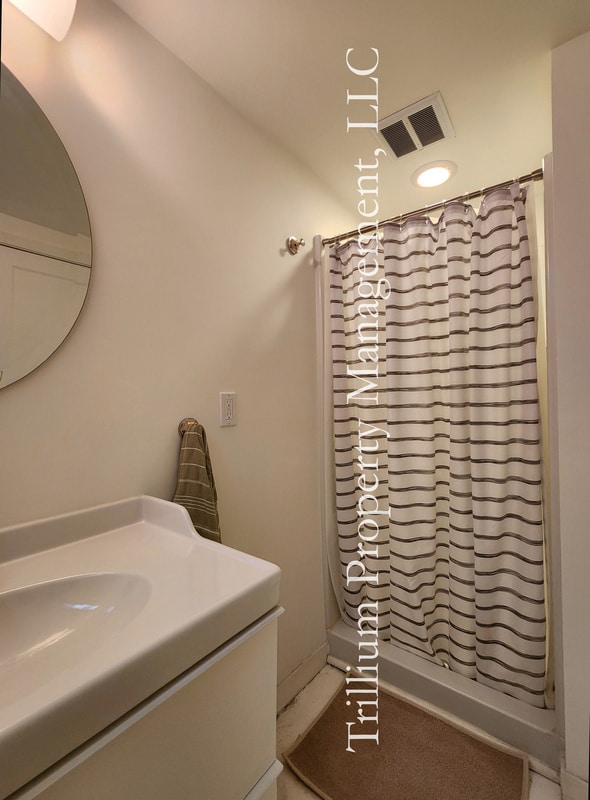 Building Photo - 5935 N Concord Ave