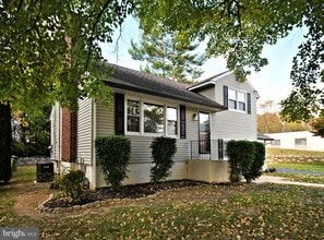 Building Photo - 201 Montgomery Ave