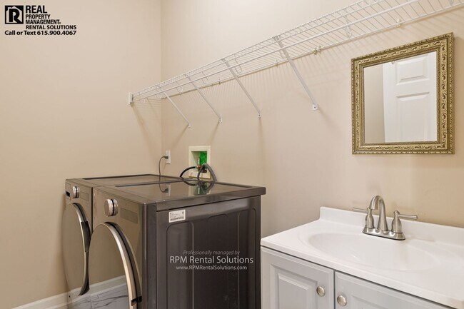 Building Photo - Stunning luxury home in McKay's Mill w/ neighborhood pool, fitness, walking trails and so much more!