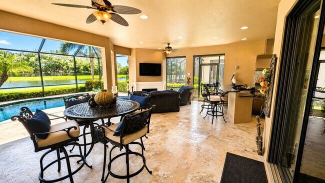 Building Photo - 2519 Vaccaro Dr