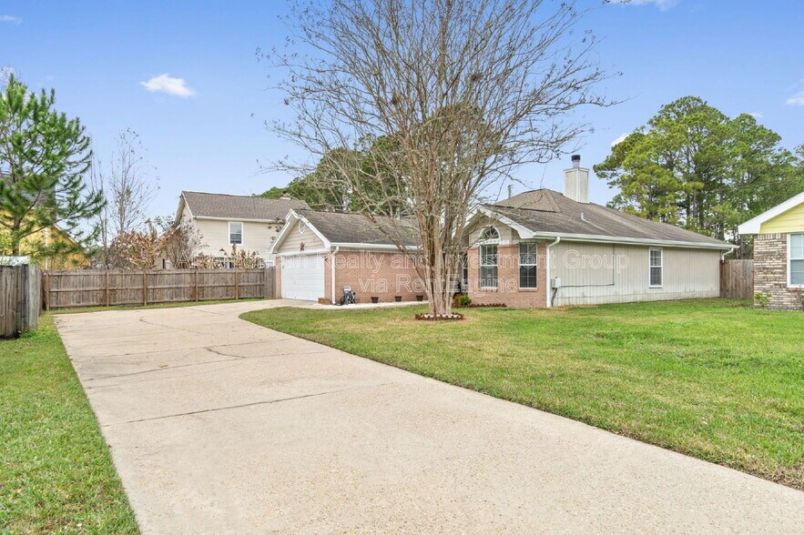 Building Photo - 1124 Bridlewood Path