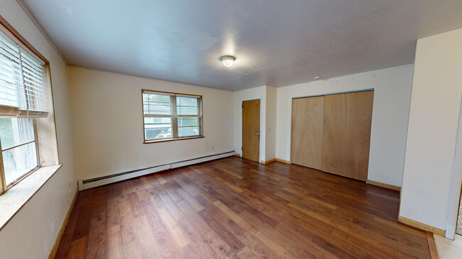 115-E-Studio - 115 East Gilman