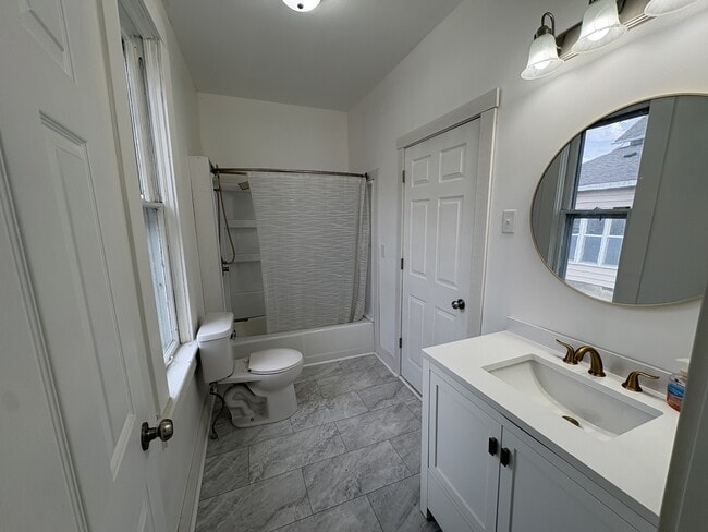 Building Photo - 110 S 4th St