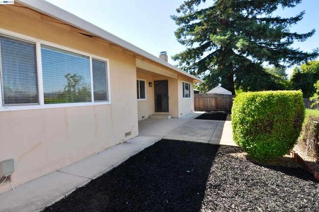 Building Photo - 9127 Tangerine St