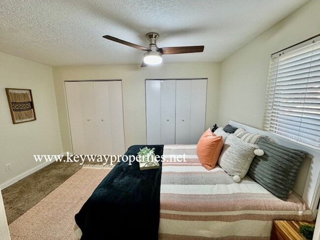 Building Photo - ALL Utilities INCLUDED FOOTHILLS CONDO