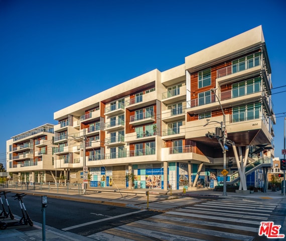 Building Photo - 800 Colorado Ave