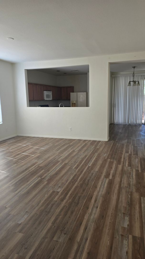 Building Photo - 8560 N 63rd Ln