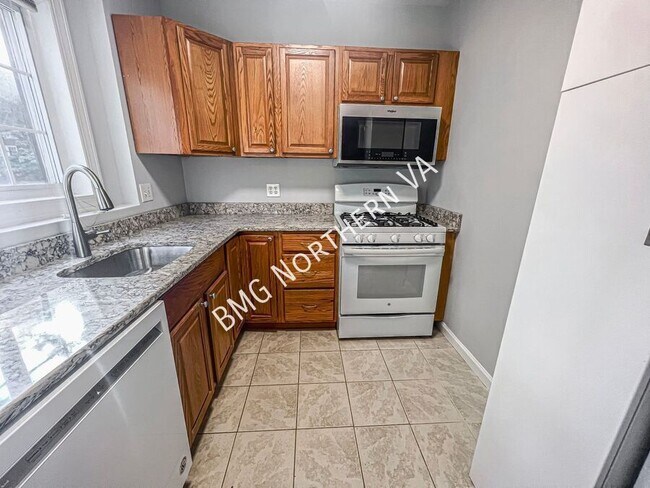 Building Photo - 1647 Fitzgerald Ln