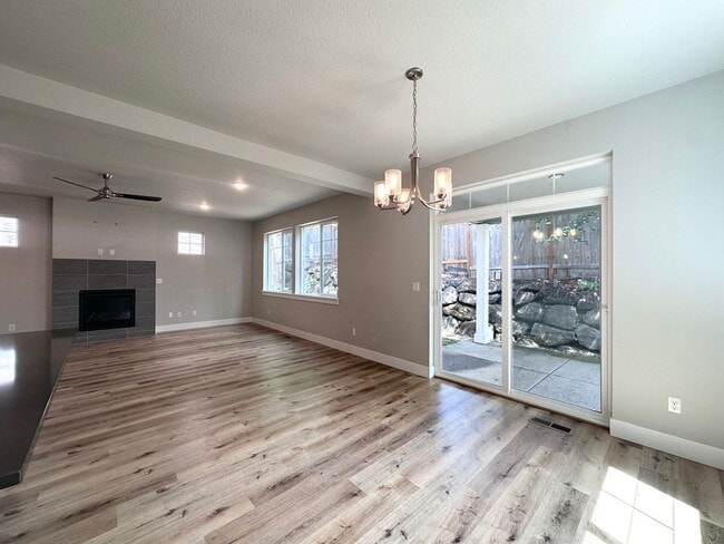Building Photo - Beautiful Home in Desirable Monterey Estates – Happy Valley