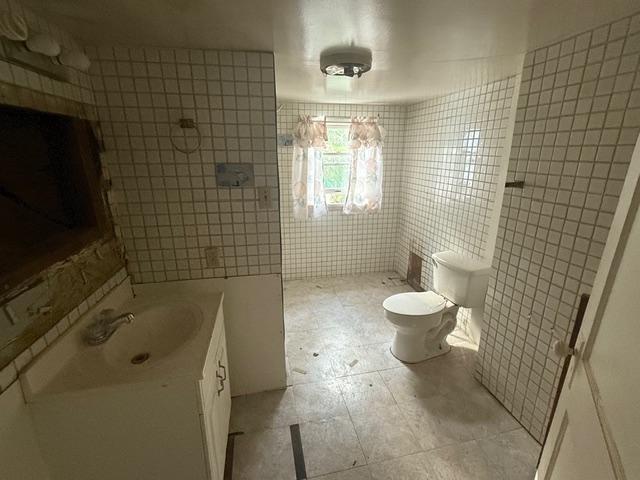 Building Photo - 419 Byng St