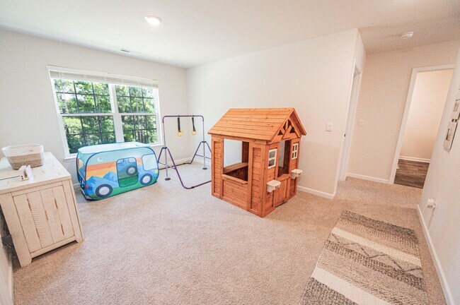Building Photo - 4013 Calabash Ct