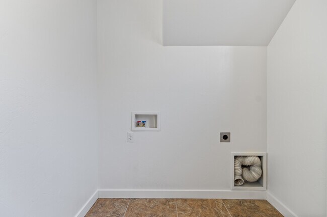 Building Photo - 10102 W Brownstone Dr