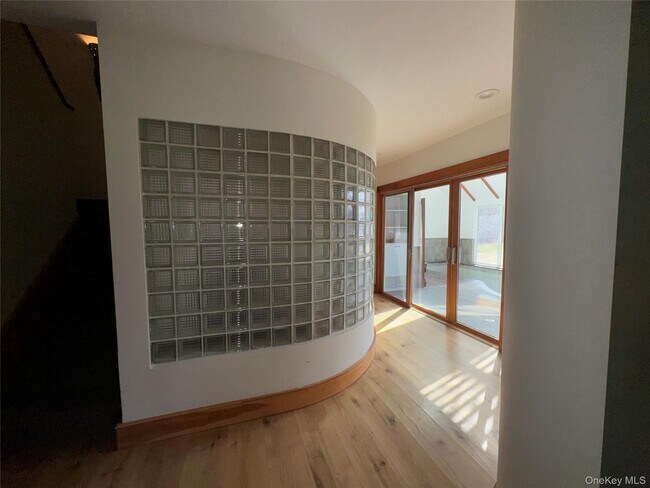 Building Photo - 22 Knight Rd