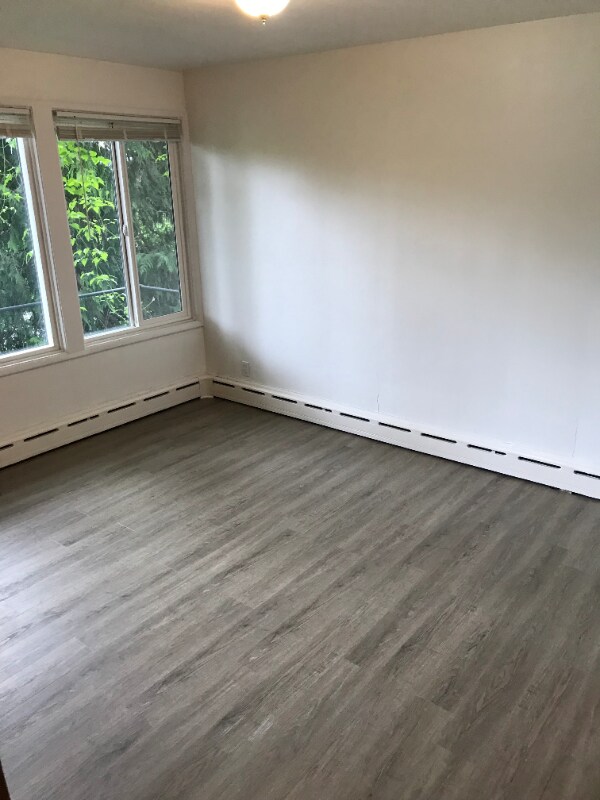 Building Photo - 4746 22nd Ave NE