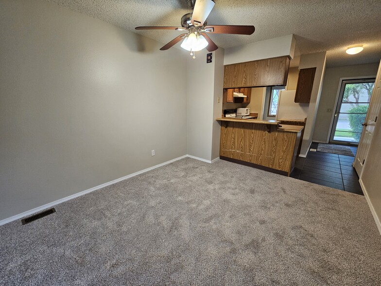 Dining room area - 3509 Queen Anne Way