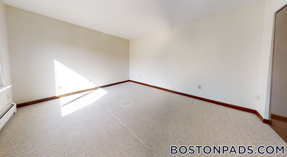 Building Photo - 378 Sunderland Rd