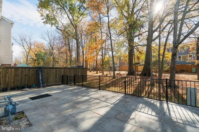 Building Photo - 4339 Cedarlake Ct