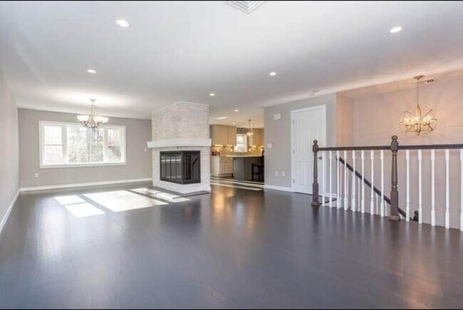 Building Photo - 115 Grove St