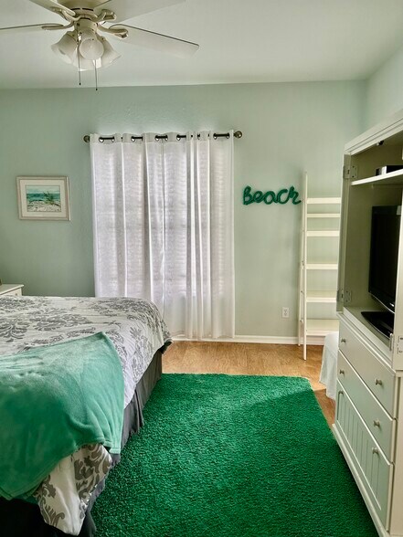 Building Photo - 9855 Costa Mesa Ln